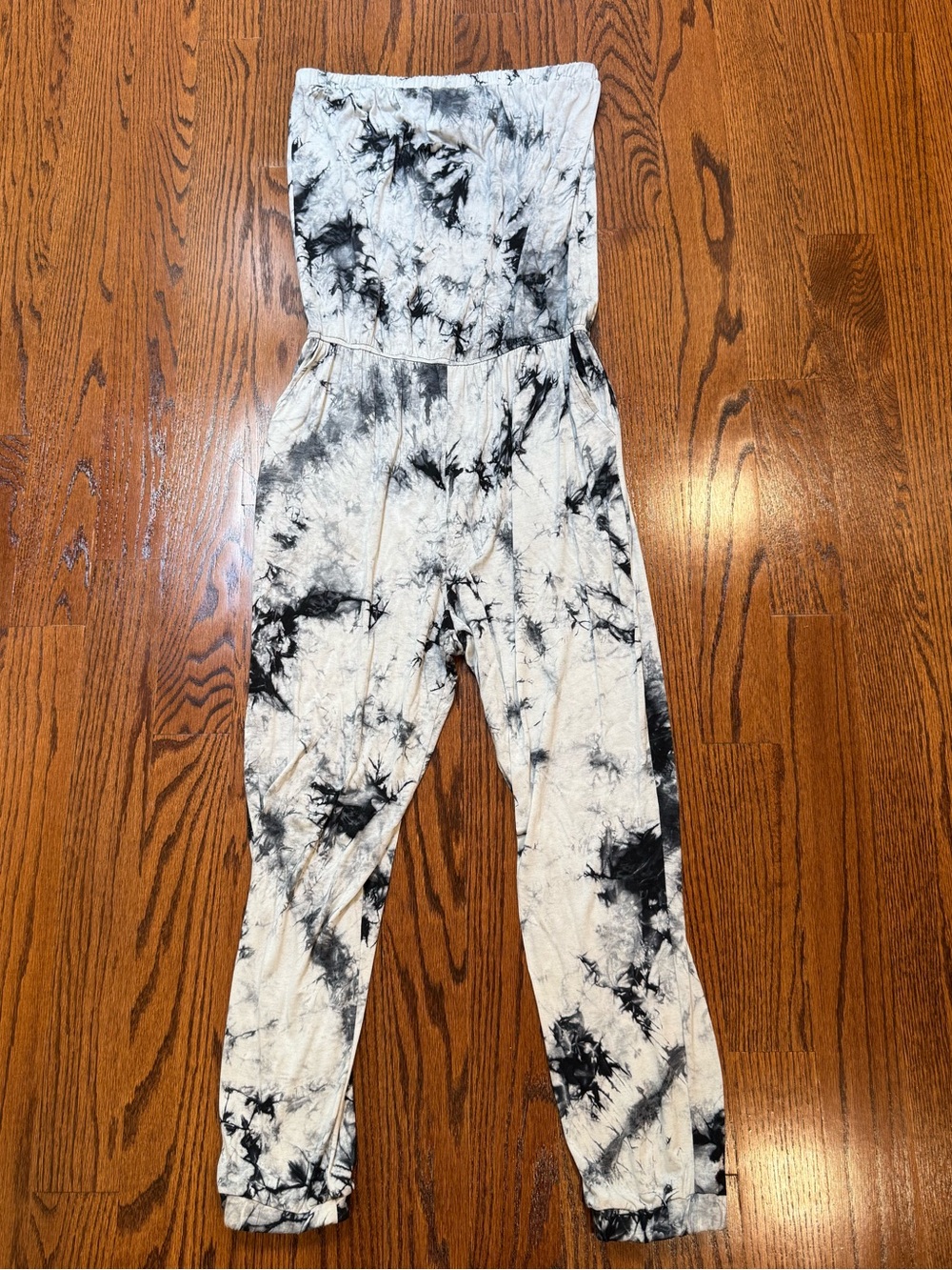 Vava by Joy Han Black & White Tie-Dye Strapless Jumpsuit